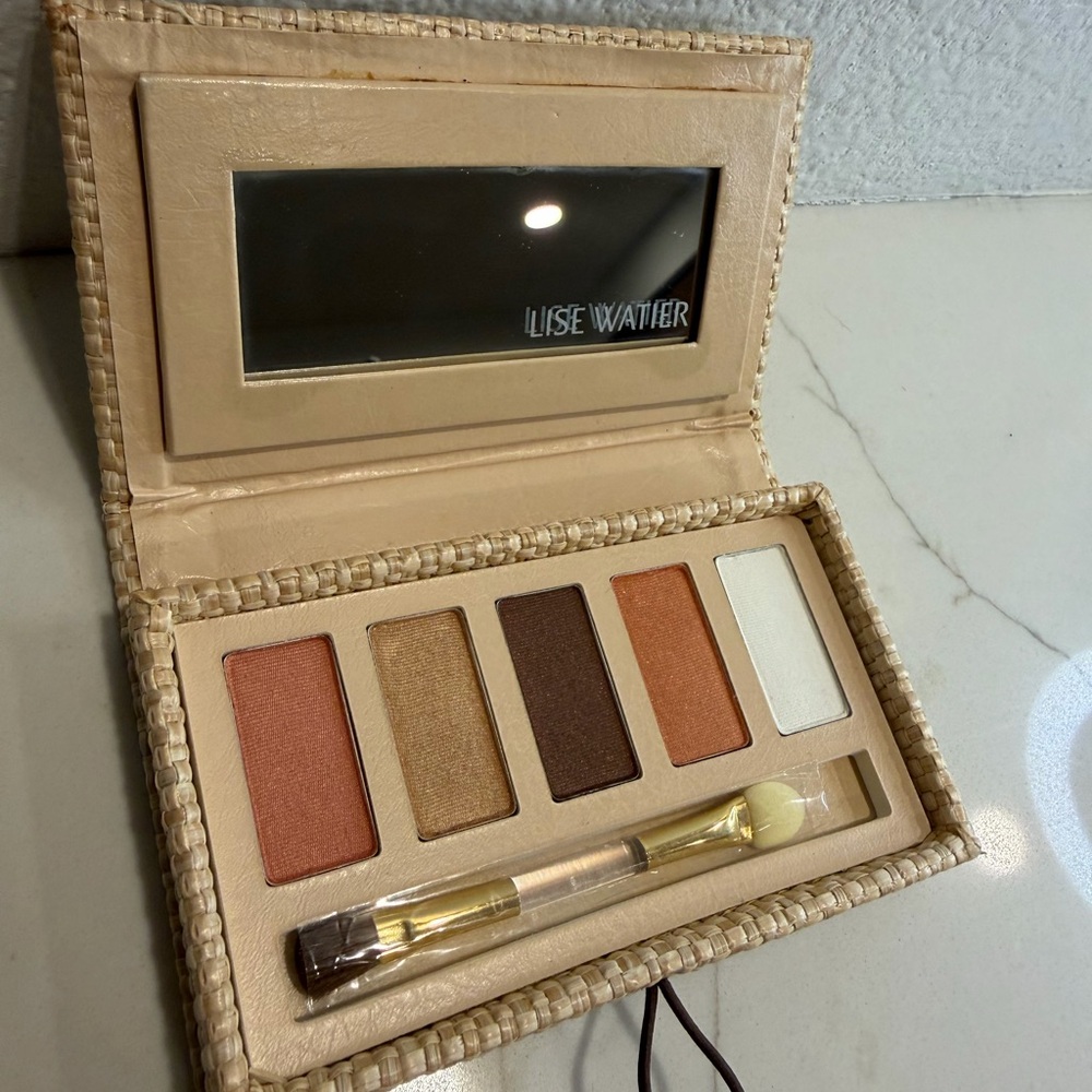 Luxurious Gold Eyeshadow Palette